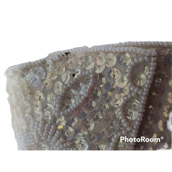 La Regal White Sequin Evening Clutch / Bag - Sequins Change Color w. Lighting - Picture 6 of 7